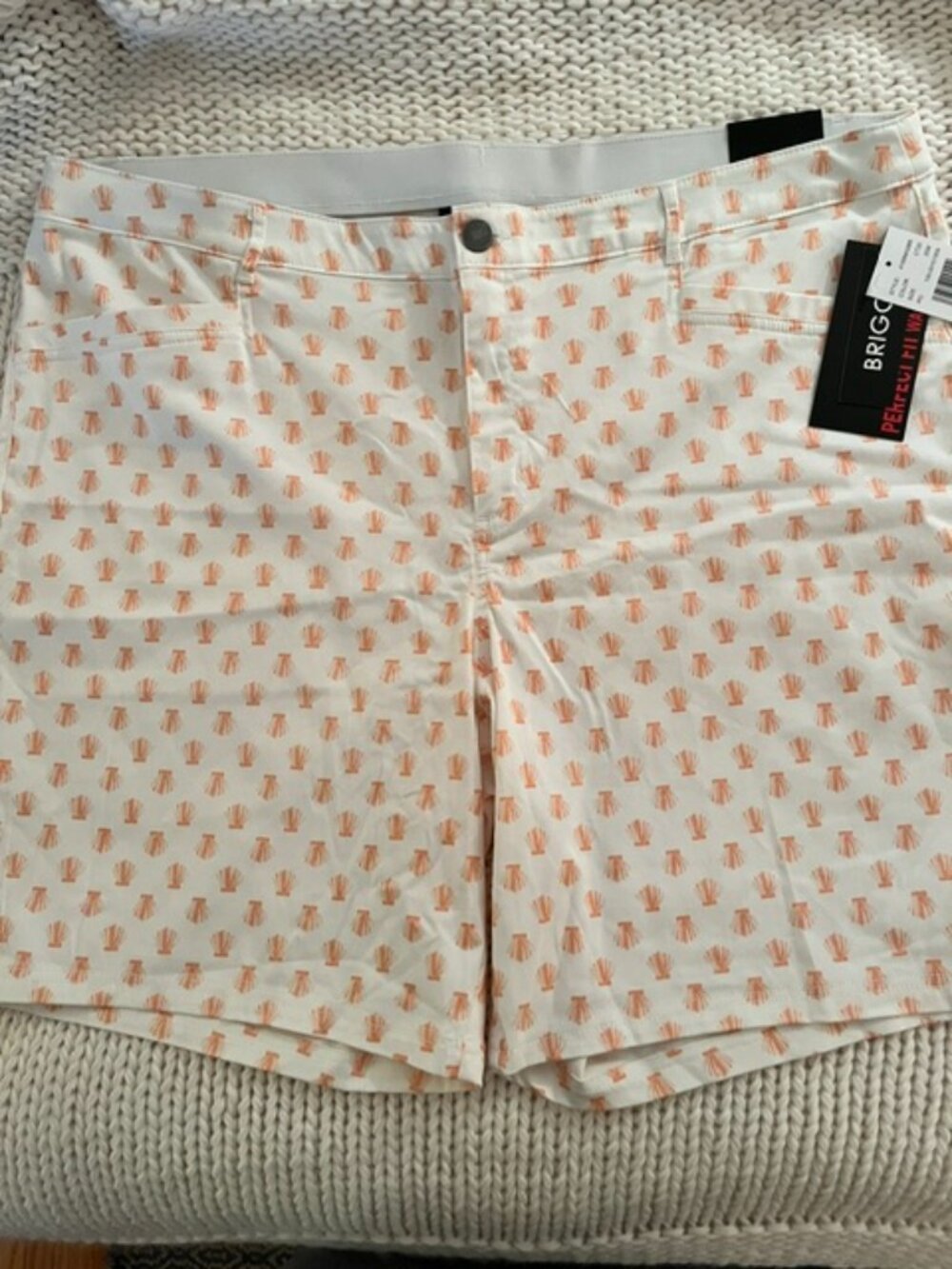 BRIGGS PERFECT FIT SHORTS, WHITE W/ PINK SHELL PATTERN, 20W, CLASSIC STYLE, NWT
